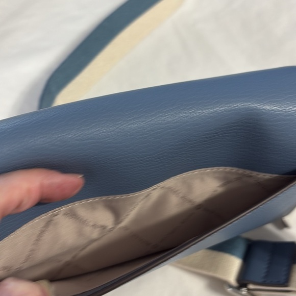 Michael Kors Jet Set Item Large Zip Around Crossbody Wallet in Denim - NEW - Picture 13 of 13